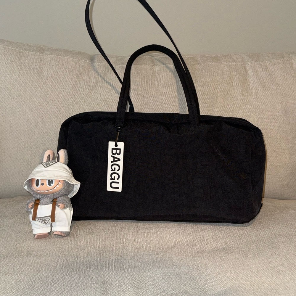BAGGU Bowler Bag - Medium - Will throw in Suprise Labubu!